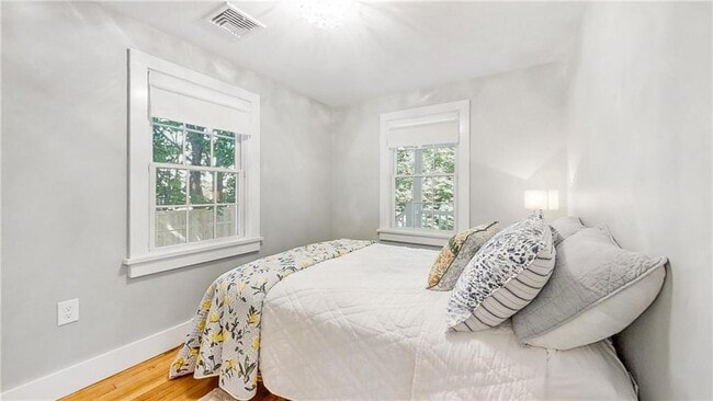 Building Photo - 10 Rear Robinson St