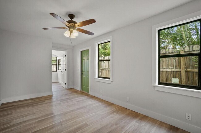 Building Photo - 422 Kanuga Dr