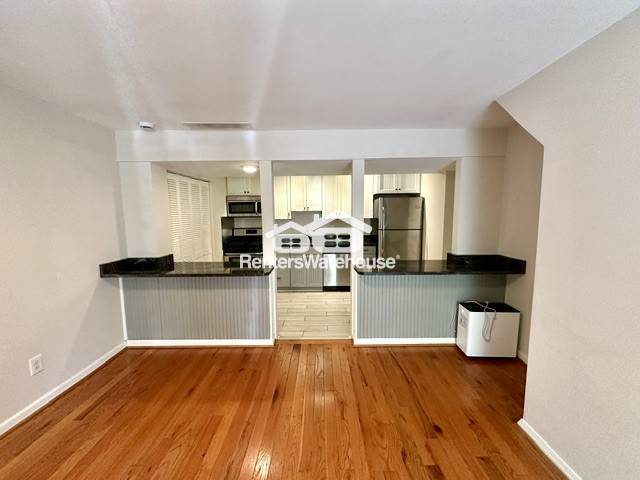 Building Photo - 943 Oella Ave