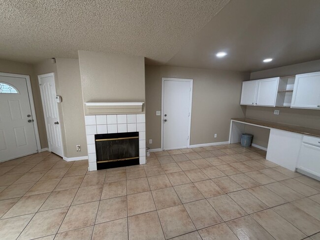 Building Photo - Apply today