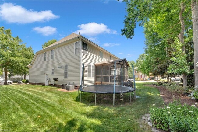 Building Photo - 101 Yacht Ct