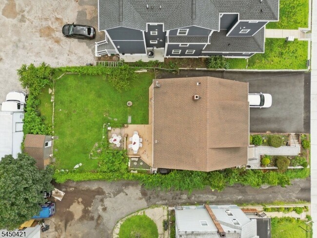 Building Photo - 416 S Valley Rd