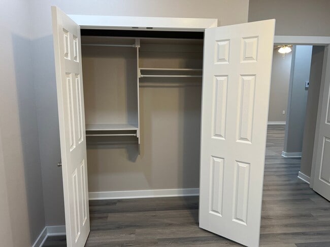 Building Photo - 923 Callie Ave