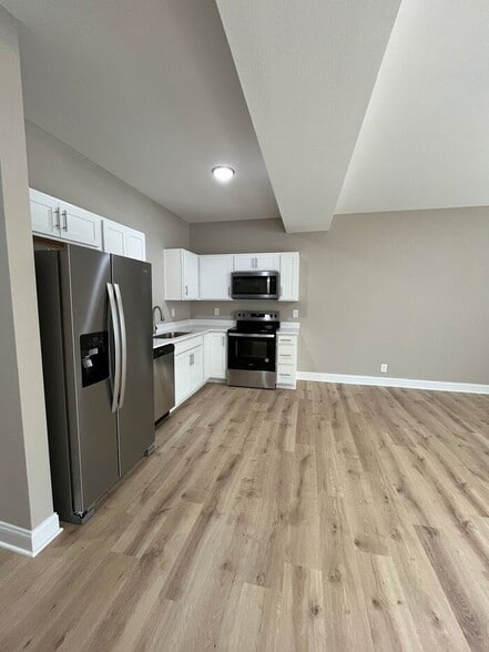 Building Photo - 3385 Polly Dr