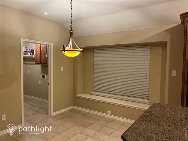 Building Photo - 13624 Valencia Dr