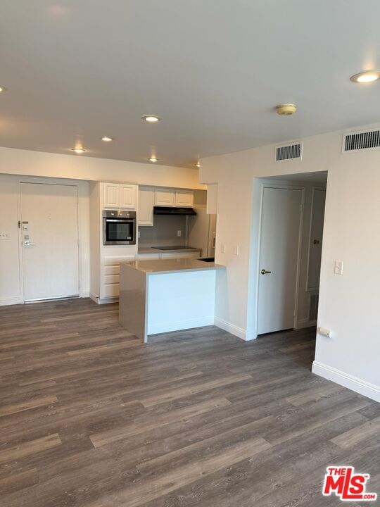 Building Photo - 1351 N Crescent Heights Blvd