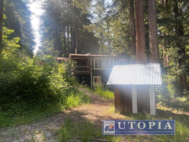 Building Photo - Gorgeous 4-bedroom, 2-bathroom Forest Lake Home with Deck, Office & Scenic Redwood Views