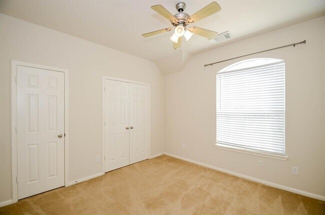 Building Photo - 2826 Firecrest Dr