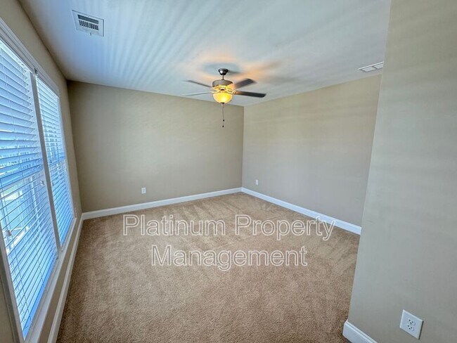 Building Photo - 2045 Birmingham Ct