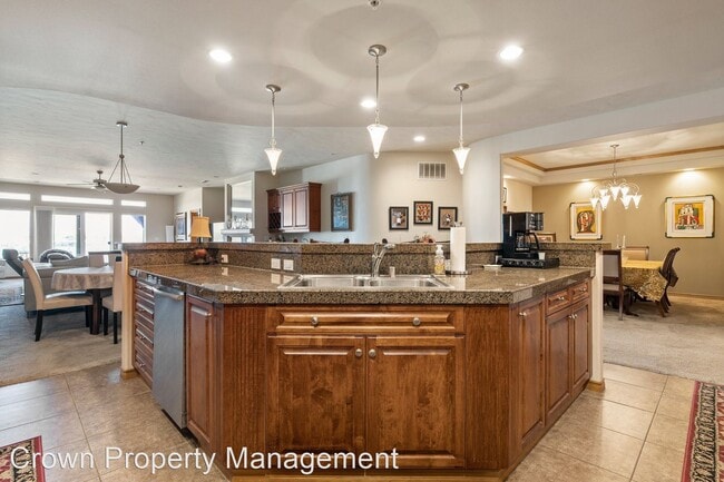 Building Photo - 3 br, 2.5 bath House - 386 Columbia Point ...