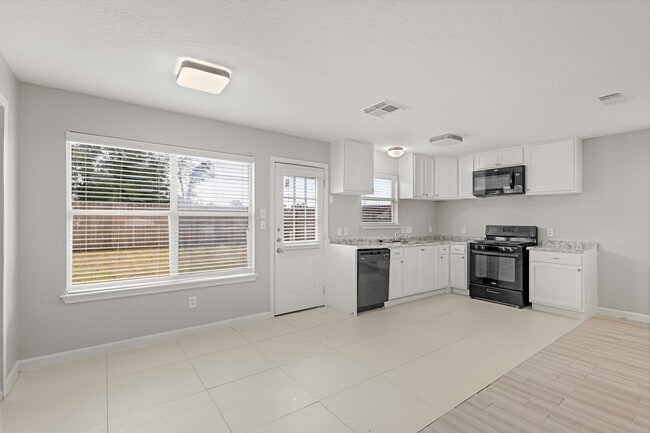 Building Photo - 2934 Cypress Island Dr