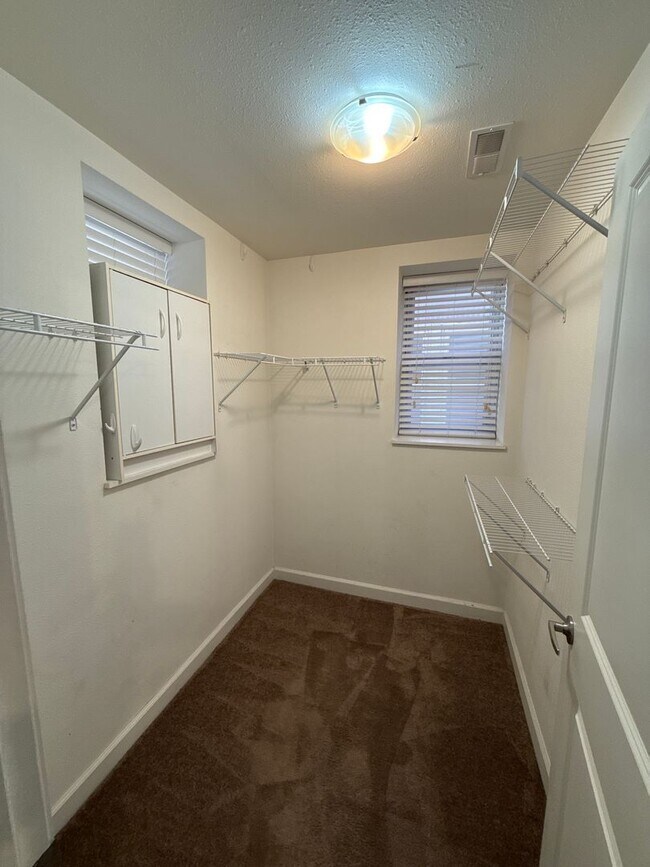 Building Photo - 5350 Pershing Ave