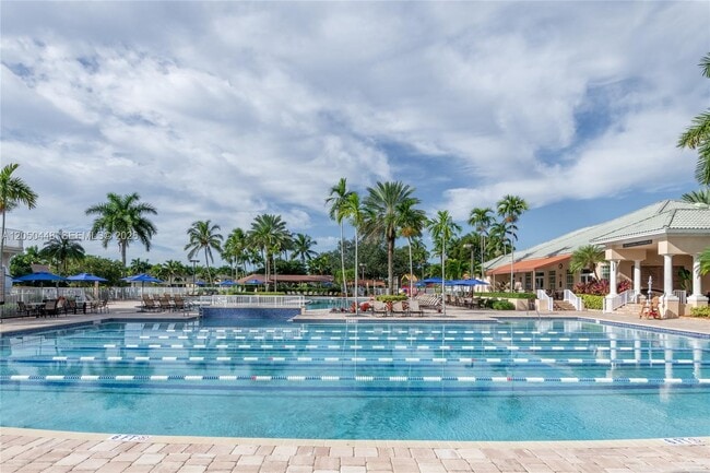 Building Photo - 485 Silver Palm Way