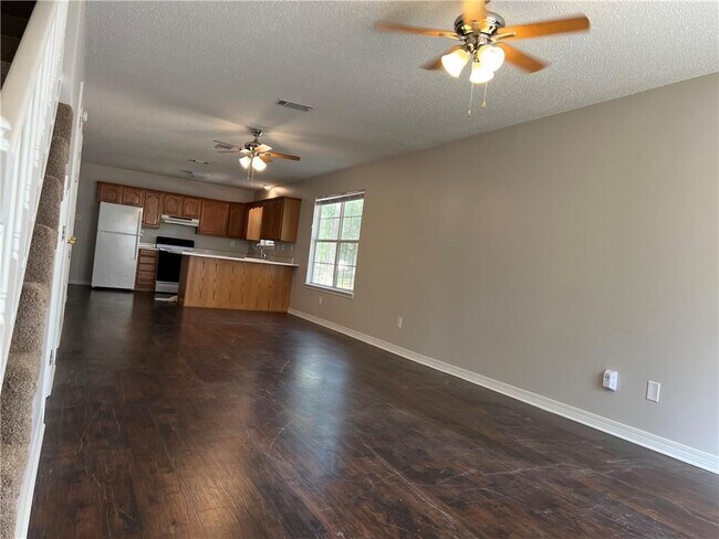 Building Photo - 132 Bayou Sara Ave