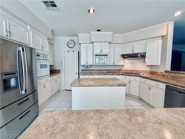 Building Photo - 2429 Tour Edition Dr