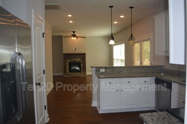 Building Photo - 7477 Coppice Dr