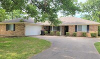 Building Photo - Coming Soon In Benton!!