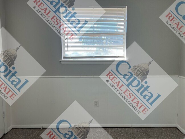 Building Photo - 3 Bedroom With Move In Special