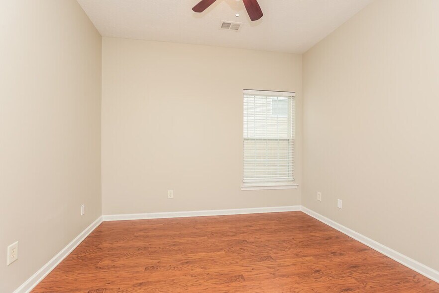 Building Photo - 3153 Skinner Dr