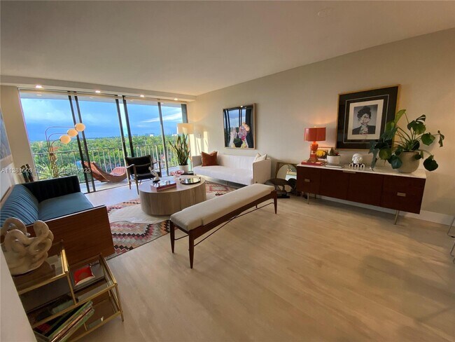 Primary Photo - 780 NE 69th St