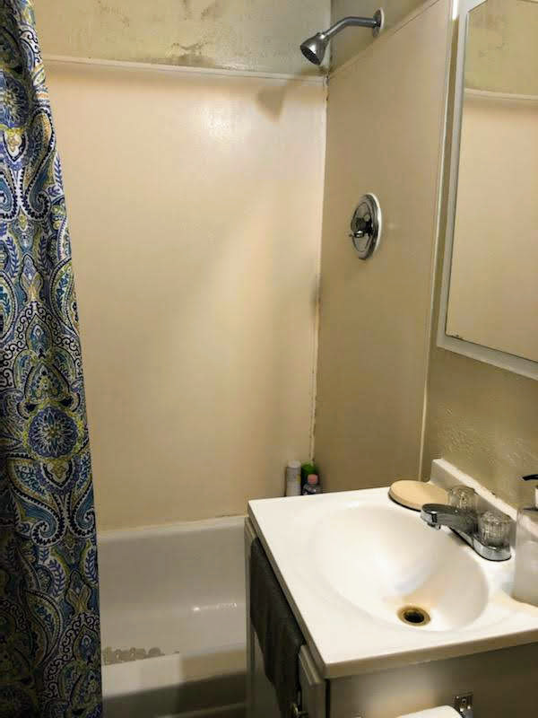 Ditto - tub and shower - 804 NW 29th St