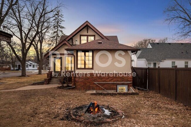 Building Photo - Available July 1st 5 Bedroom 2 Bath Single Family Home in Robbinsdale