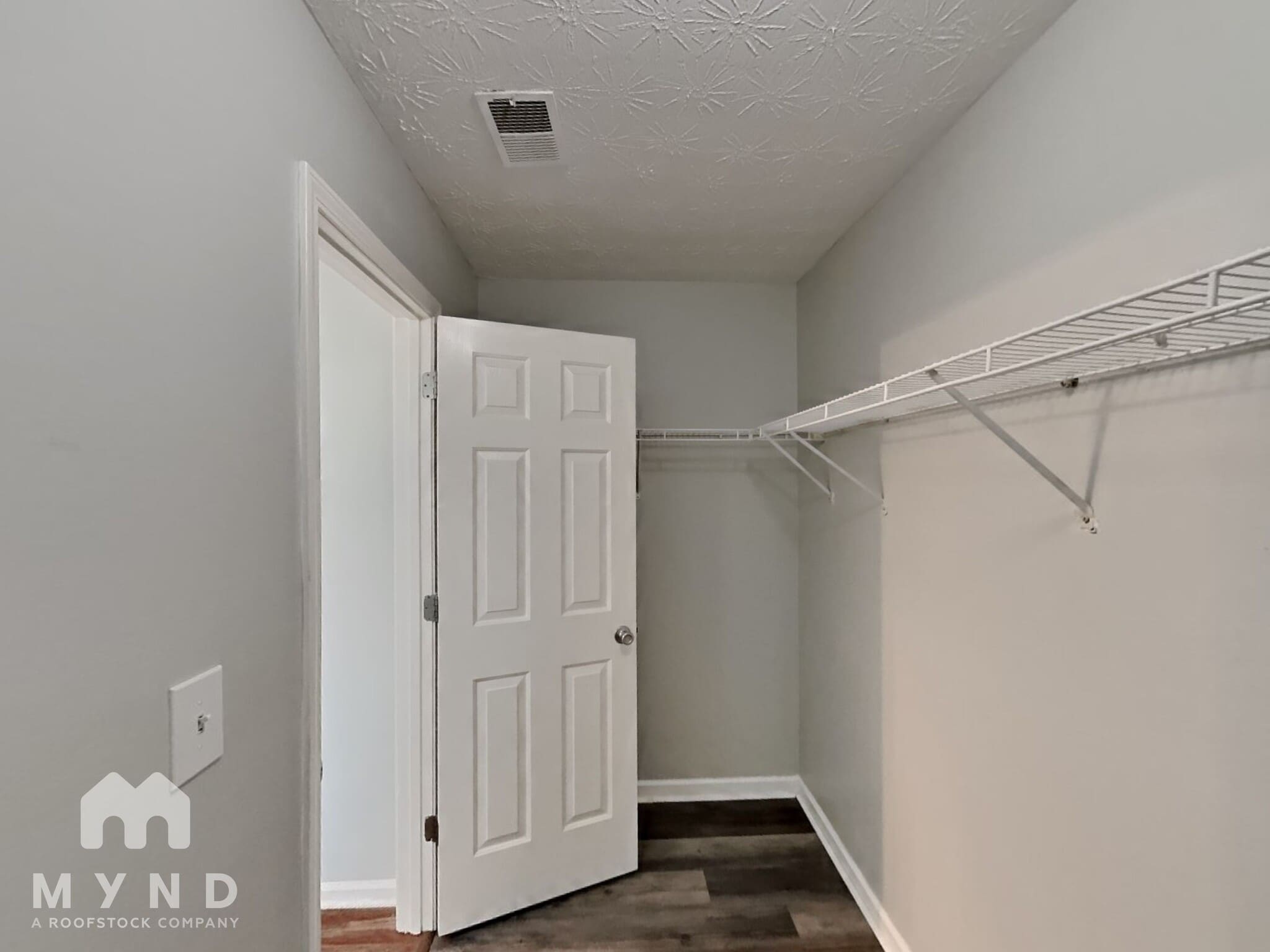 Building Photo - 2440 Wood Bend Ln
