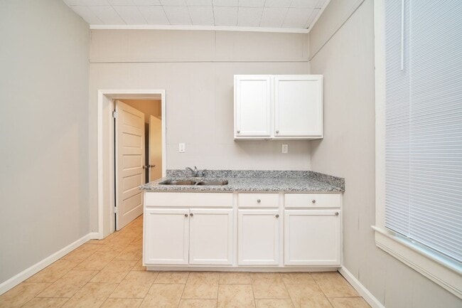 Building Photo - Renovated 3-Bedroom Home in Tuscaloosa – D...