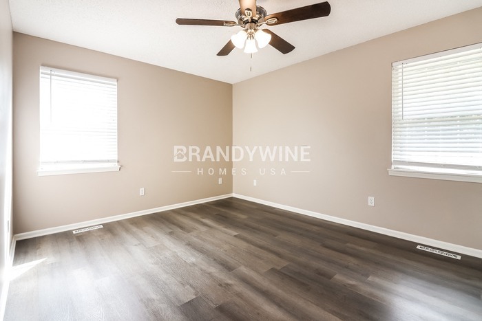 Building Photo - 1909 NE McKee Ln