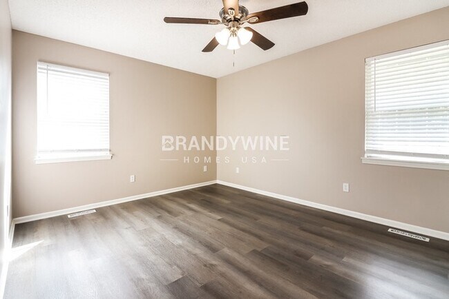 Building Photo - 1909 NE McKee Ln