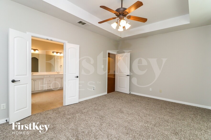 Building Photo - 5228 Estrella Ln