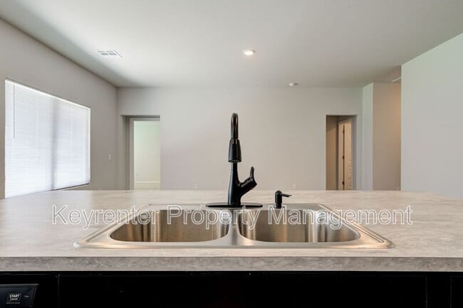 Building Photo - 504 Old Hickory Ln