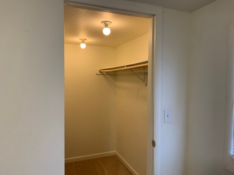 Building Photo - 737 Key City Dr