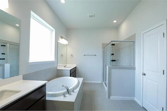 Building Photo - 135 Horseshoe Cove