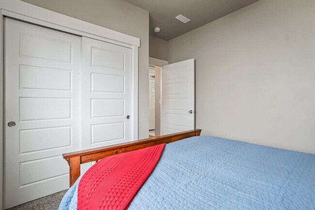 Building Photo - 18713 Easter Peak Ave