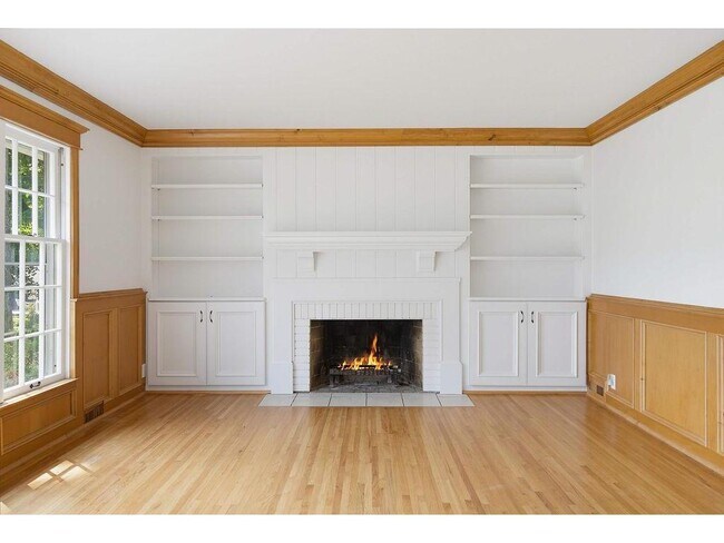 Building Photo - 2615 Shadywood Rd