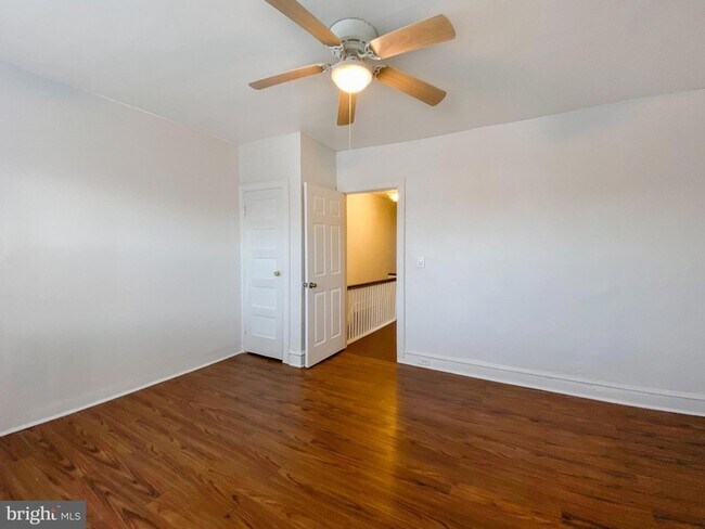 Building Photo - 5726 Florence Ave