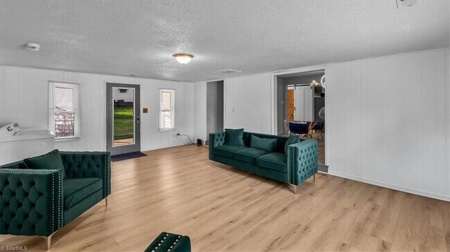 Building Photo - 1404 Denim Rd