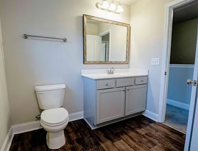 Building Photo - HALF OFF FIRST MONTH RENT ! ! !