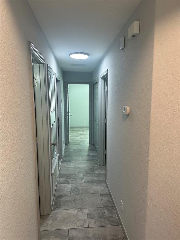 Building Photo - 2234 Bentwood Dr