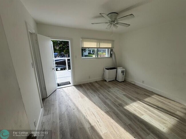 Building Photo - 1816 E Oakland Park Blvd