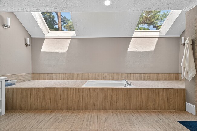 Building Photo - 5815 Green Terrace Ln