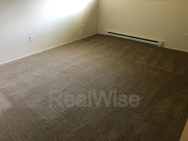 Building Photo - 13441 SE Stark St