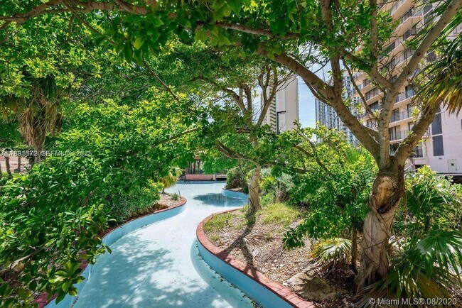 Building Photo - 210 174th St