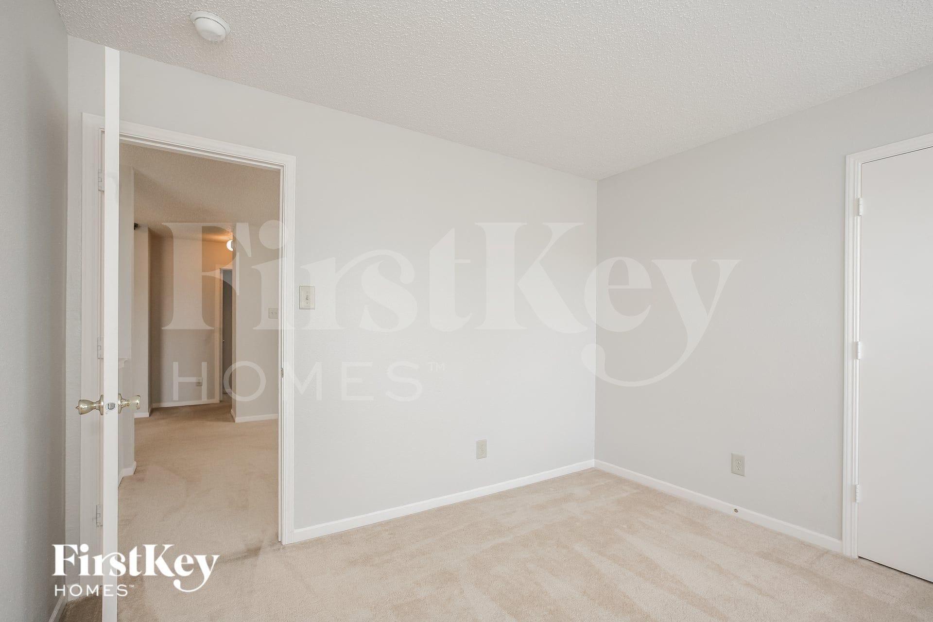 Building Photo - 12729 White Rabbit Dr