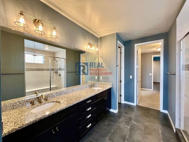 Building Photo - 873 Woodgate Dr