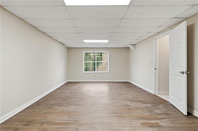 Building Photo - 181 N Springs Dr