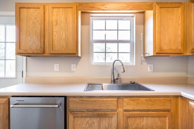 Building Photo - 312 Mill Meadow Rd