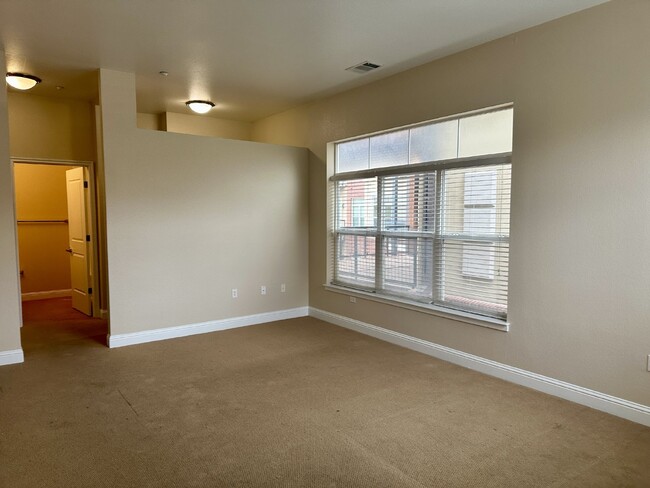 Building Photo - 2-Bed Condo in Greenwood Village with Gran...