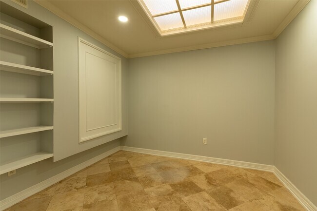 Building Photo - 810 Ivy Wall Dr